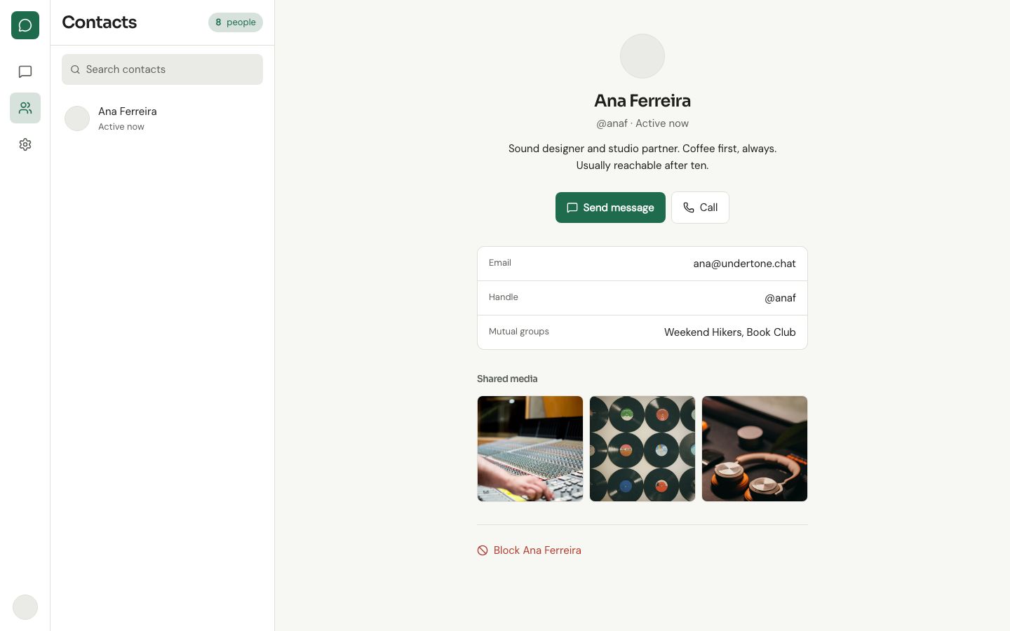 Chat App UI Template — contacts page screenshot